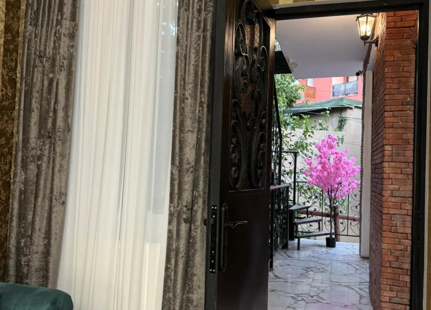 Hotel Ia ティビリシ